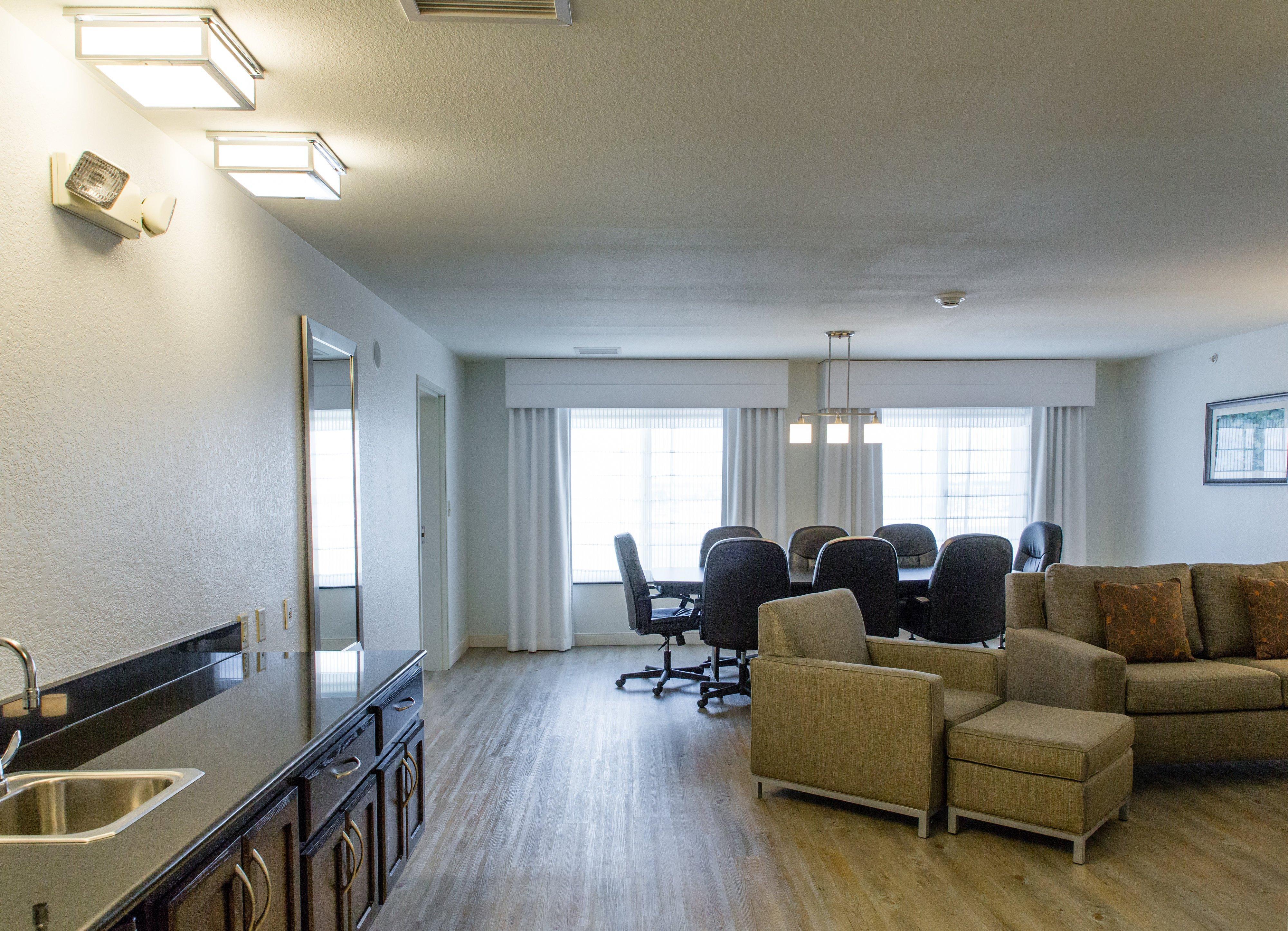 Holiday Inn Hotel & Suites Bloomington Airport By Ihg Buitenkant foto