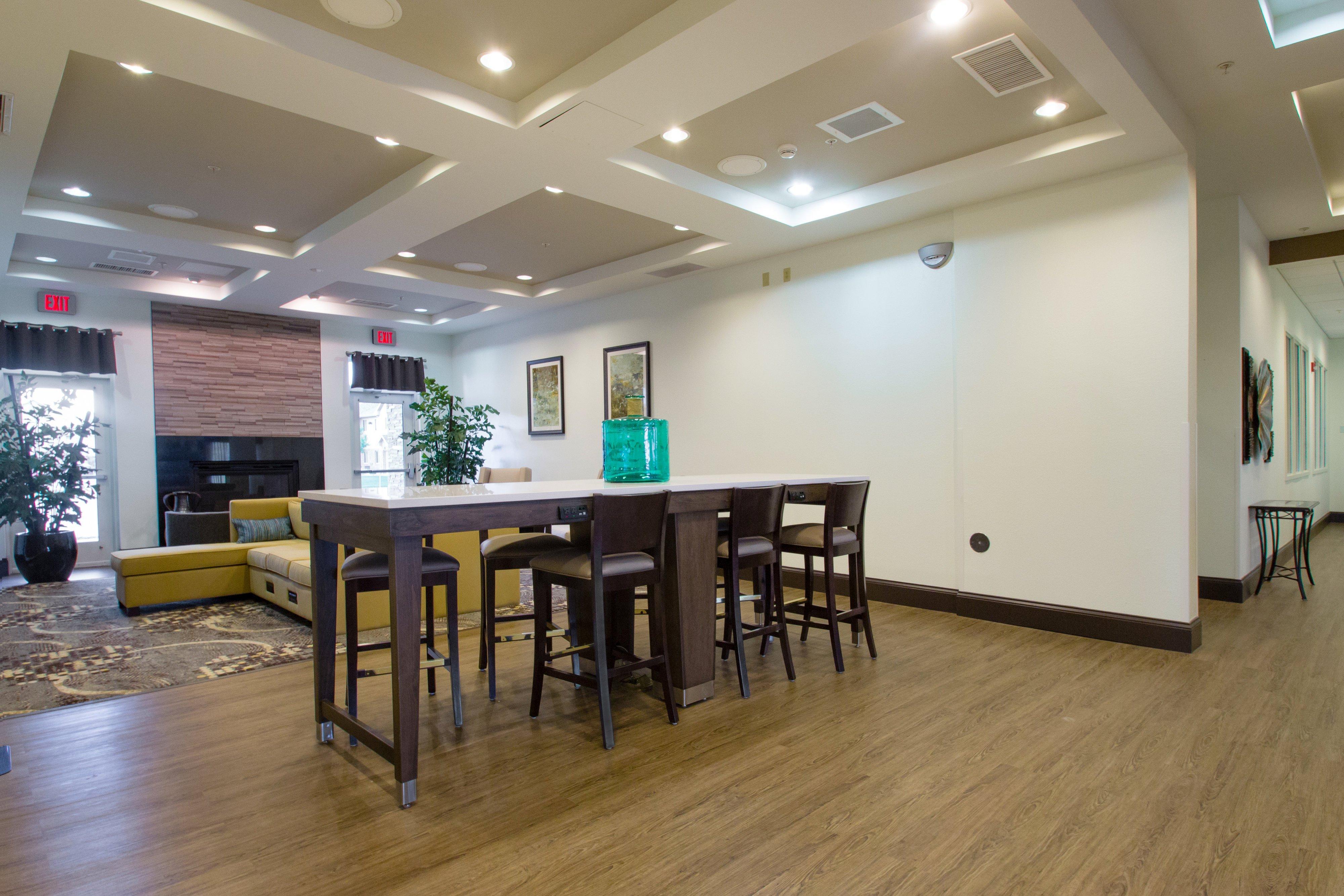 Holiday Inn Hotel & Suites Bloomington Airport By Ihg Buitenkant foto