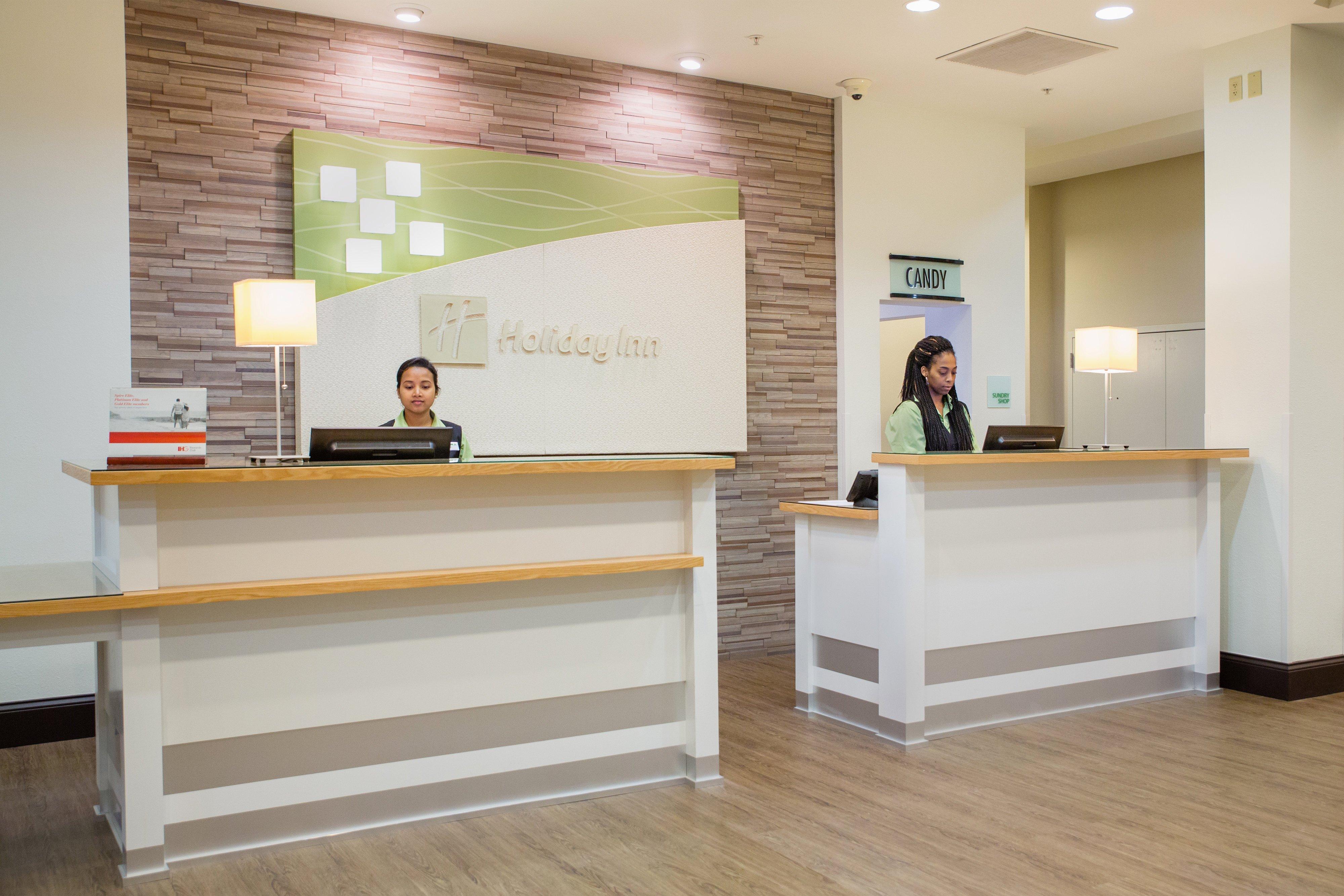 Holiday Inn Hotel & Suites Bloomington Airport By Ihg Buitenkant foto