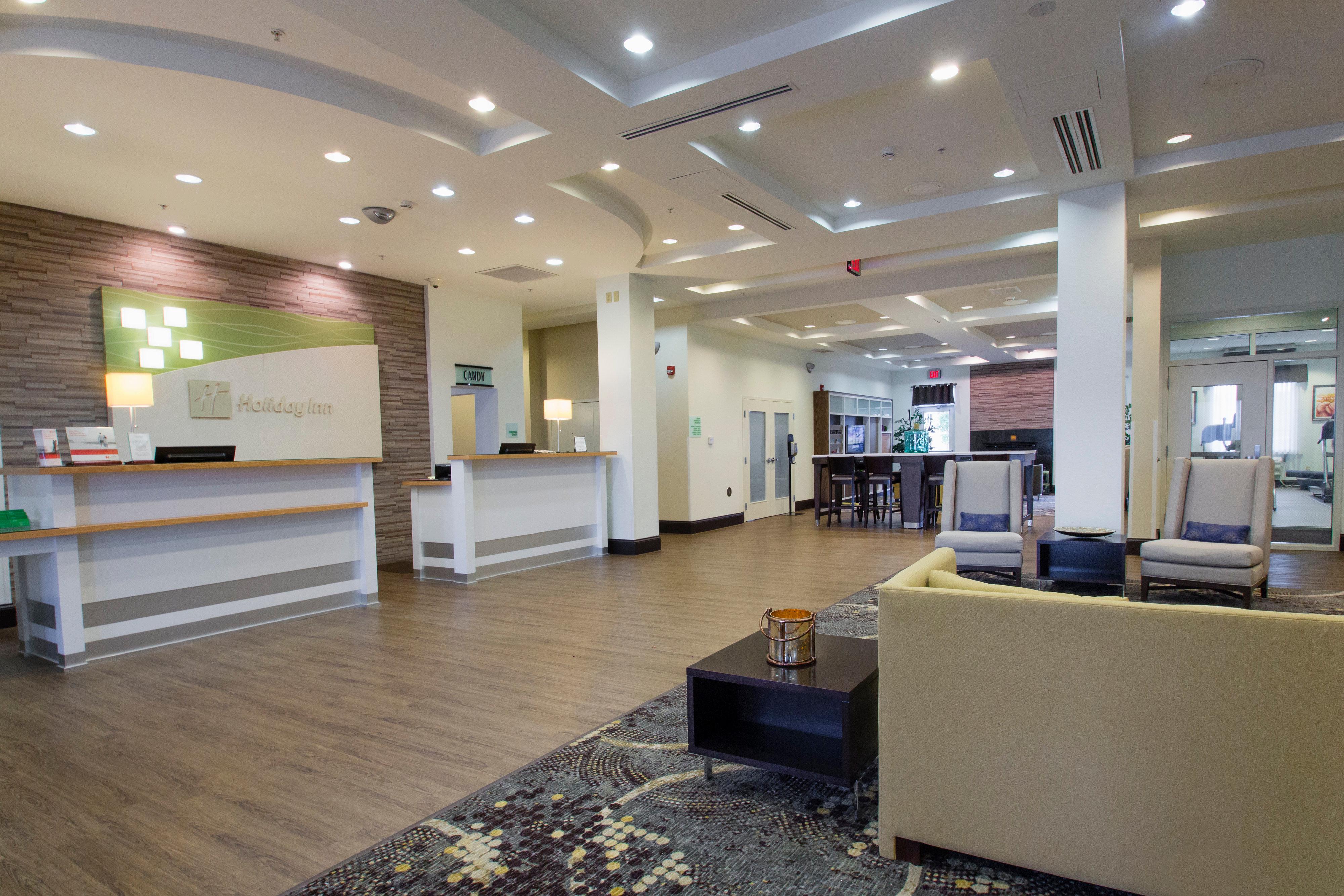 Holiday Inn Hotel & Suites Bloomington Airport By Ihg Buitenkant foto