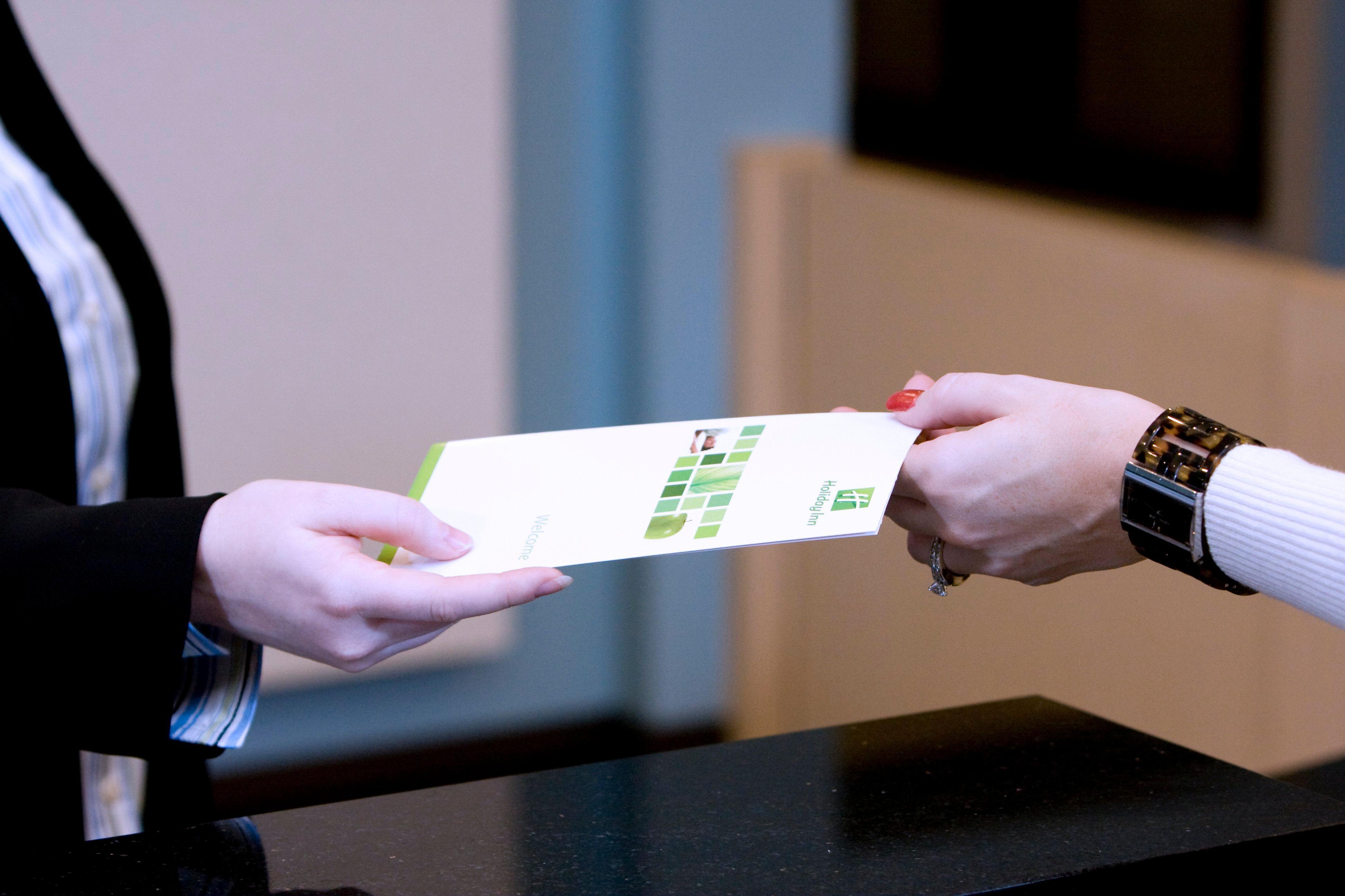 Holiday Inn Hotel & Suites Bloomington Airport By Ihg Buitenkant foto