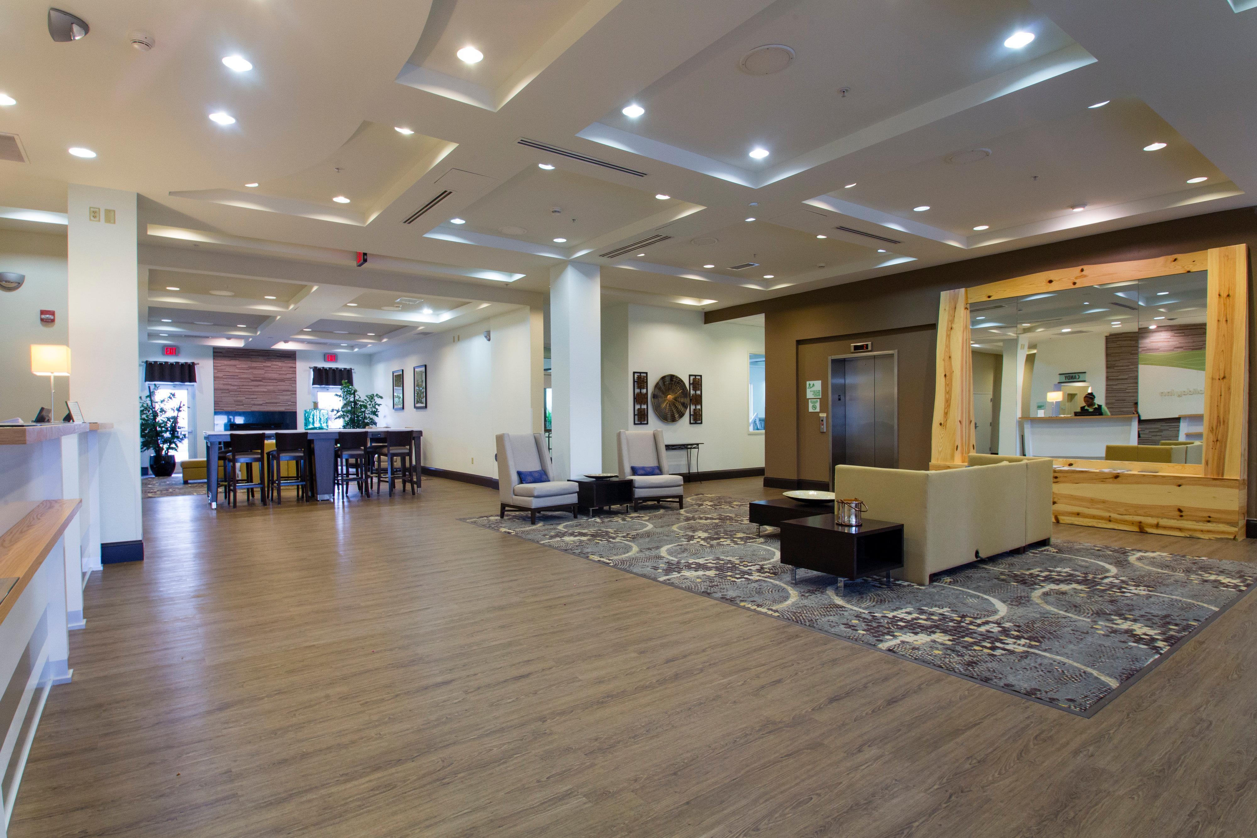 Holiday Inn Hotel & Suites Bloomington Airport By Ihg Buitenkant foto