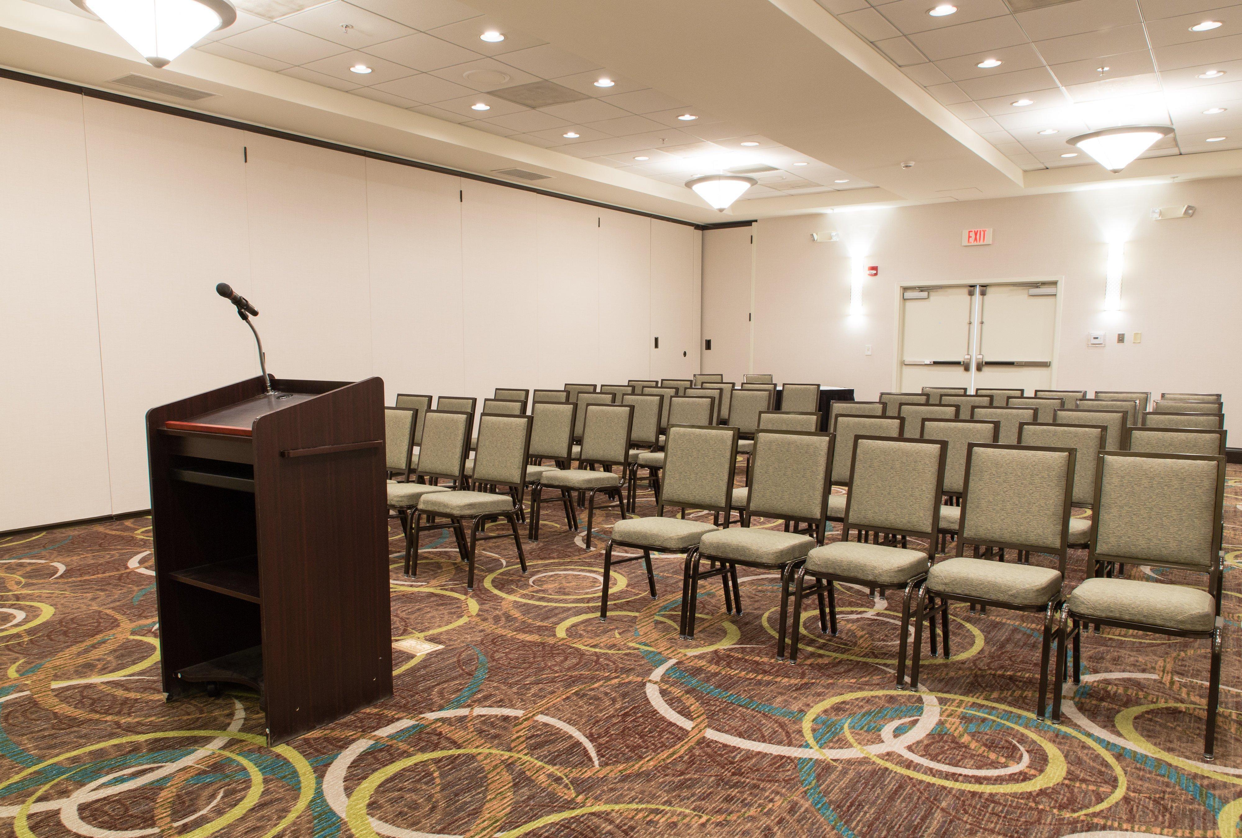 Holiday Inn Hotel & Suites Bloomington Airport By Ihg Buitenkant foto