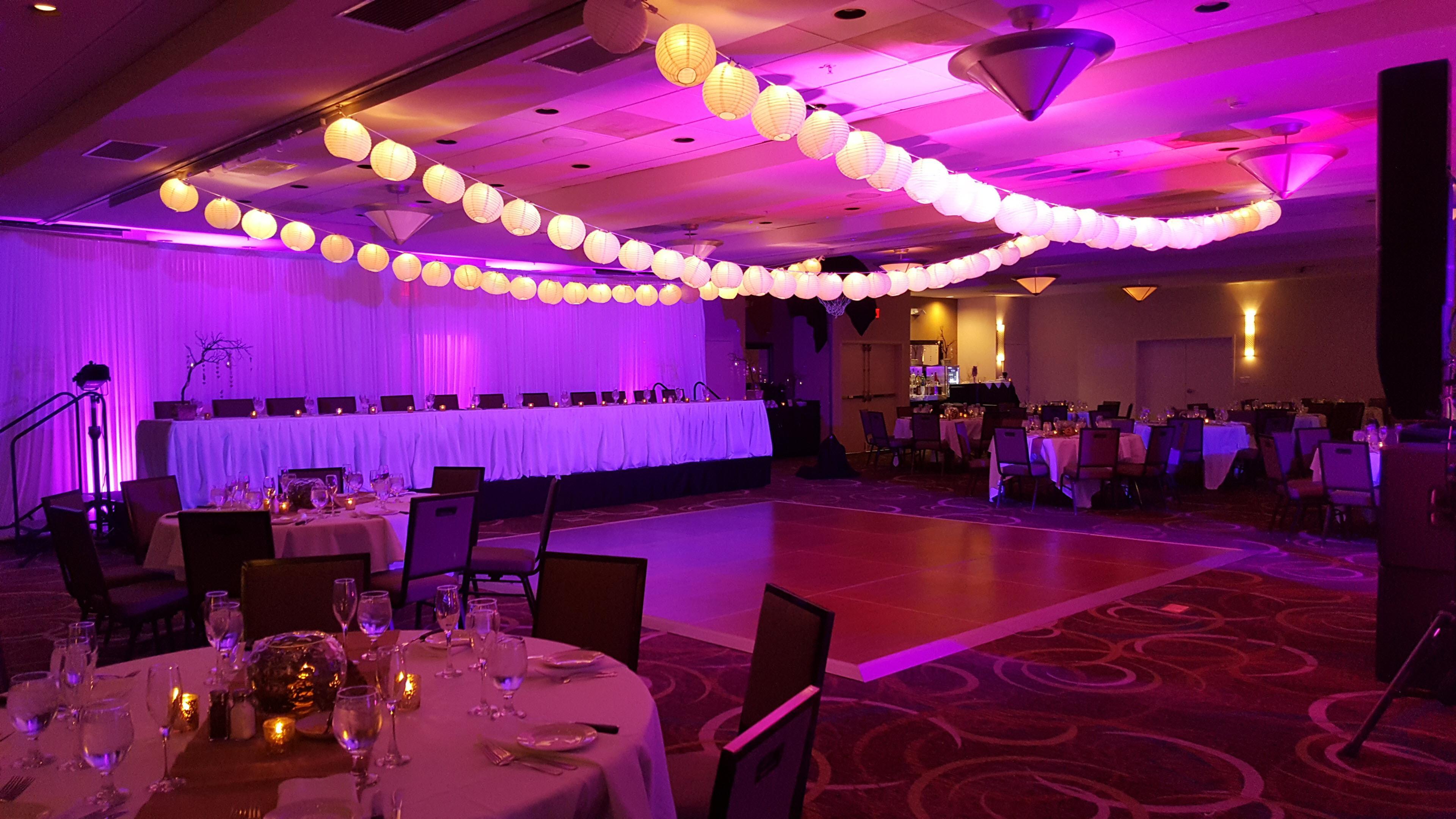 Holiday Inn Hotel & Suites Bloomington Airport By Ihg Buitenkant foto