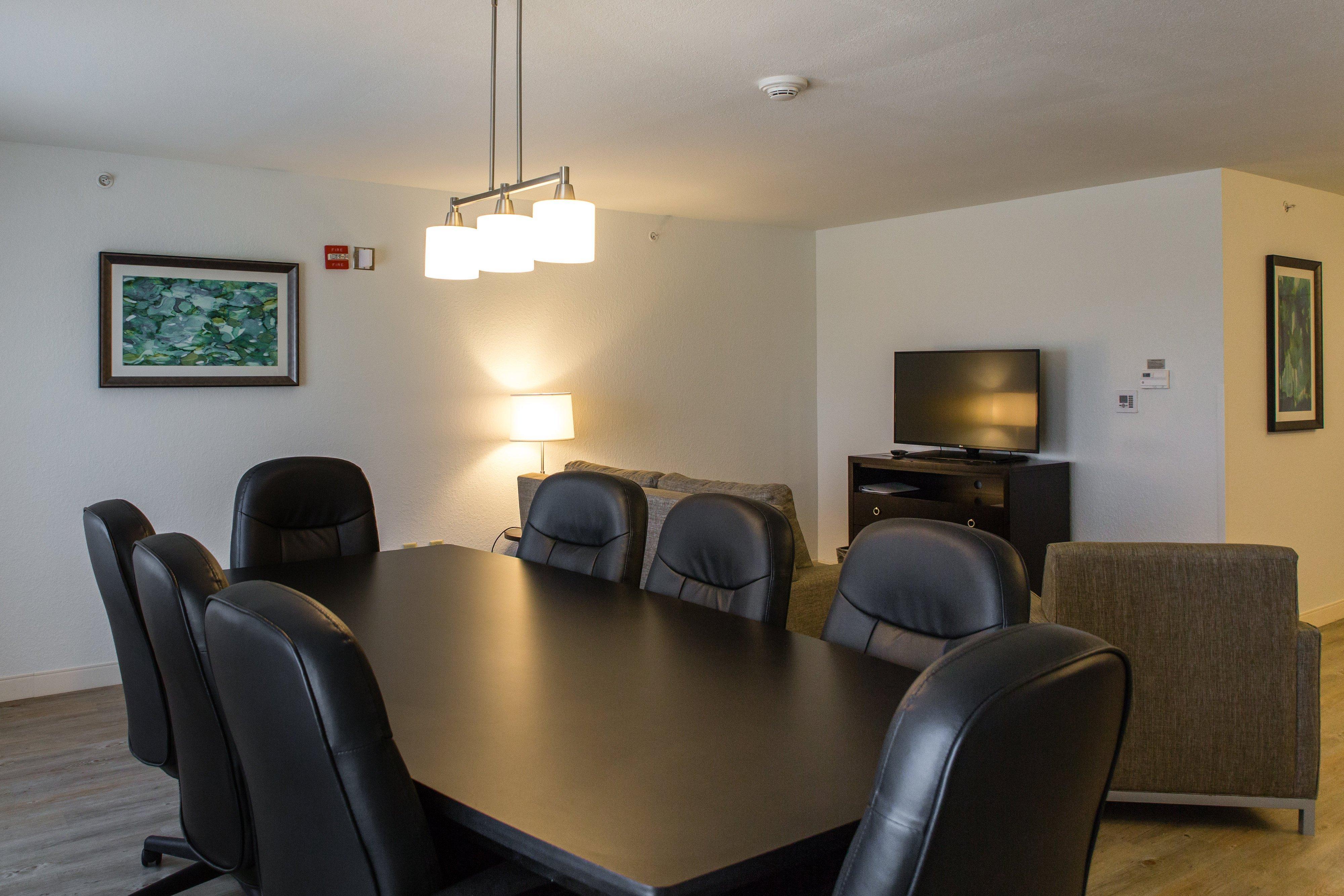 Holiday Inn Hotel & Suites Bloomington Airport By Ihg Buitenkant foto
