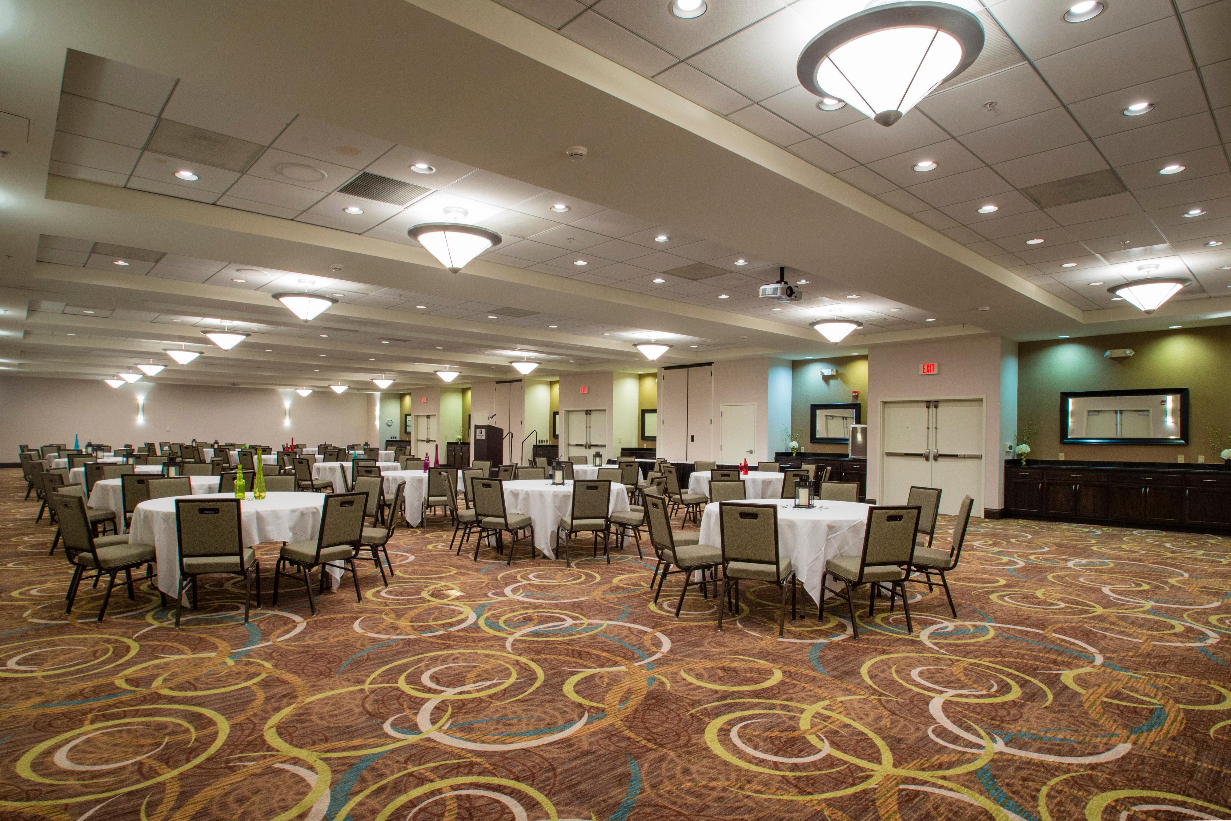 Holiday Inn Hotel & Suites Bloomington Airport By Ihg Buitenkant foto