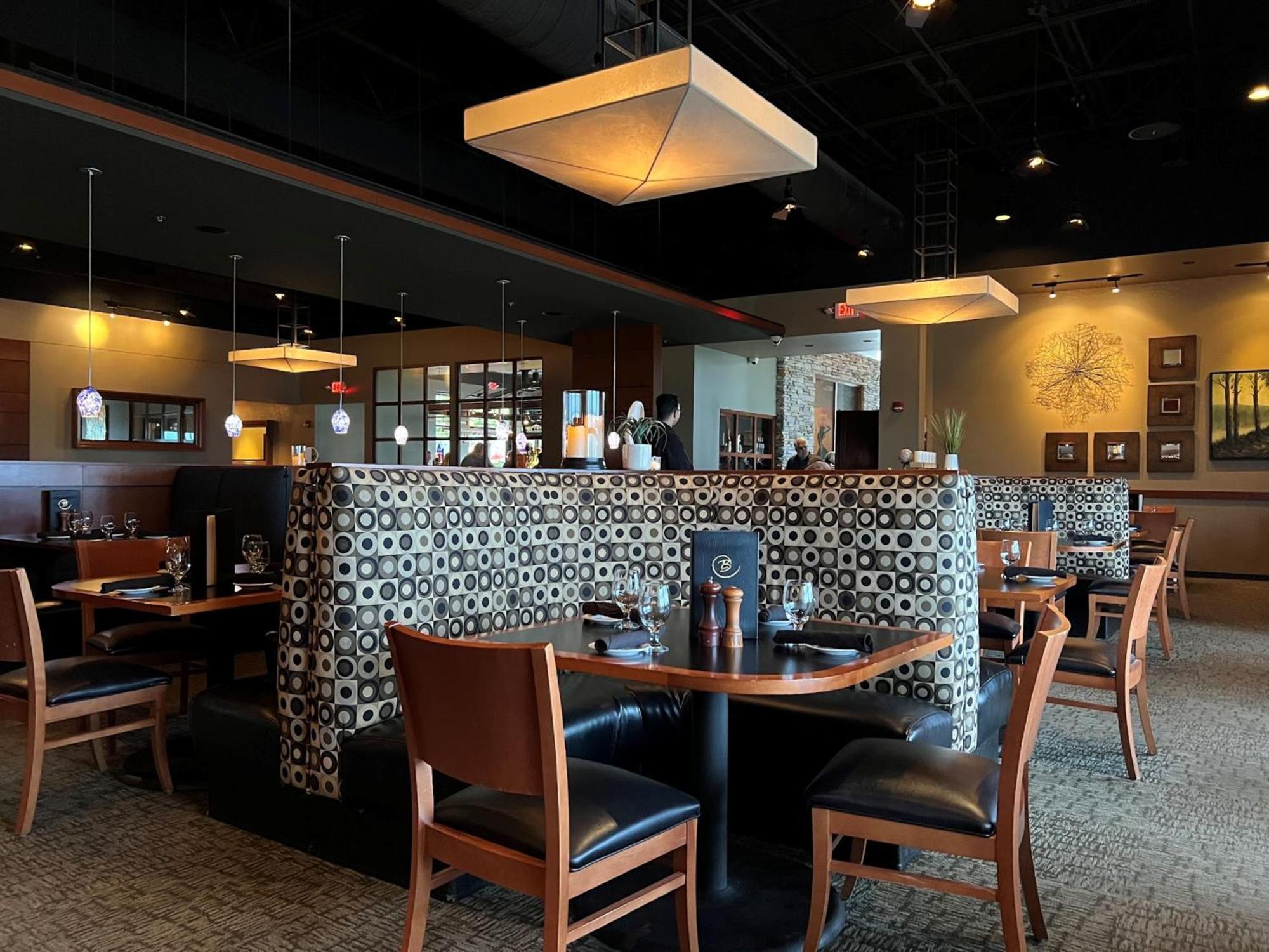 Holiday Inn Hotel & Suites Bloomington Airport By Ihg Buitenkant foto