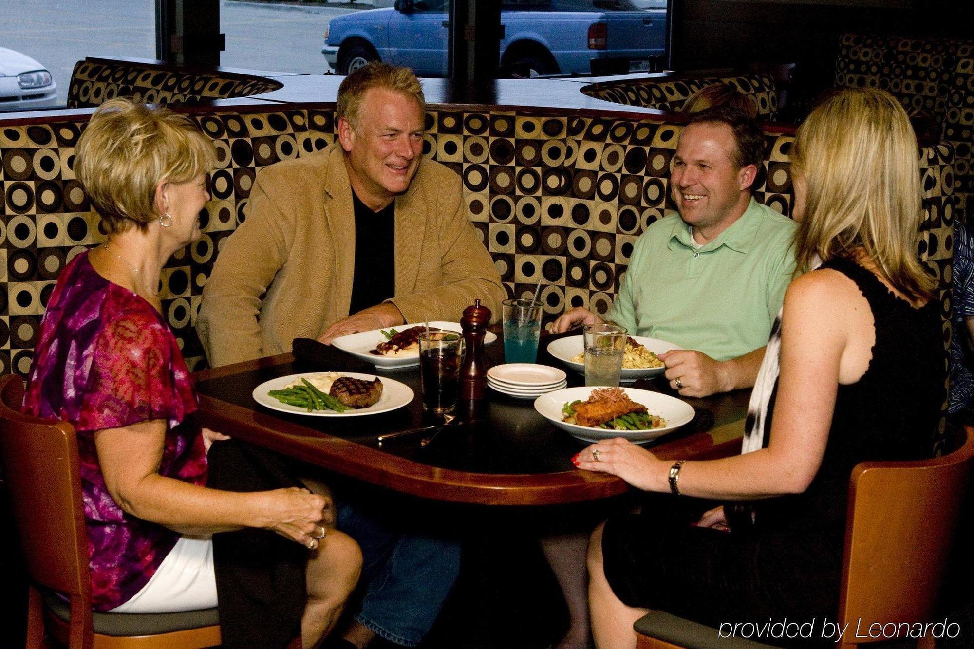 Holiday Inn Hotel & Suites Bloomington Airport By Ihg Restaurant foto
